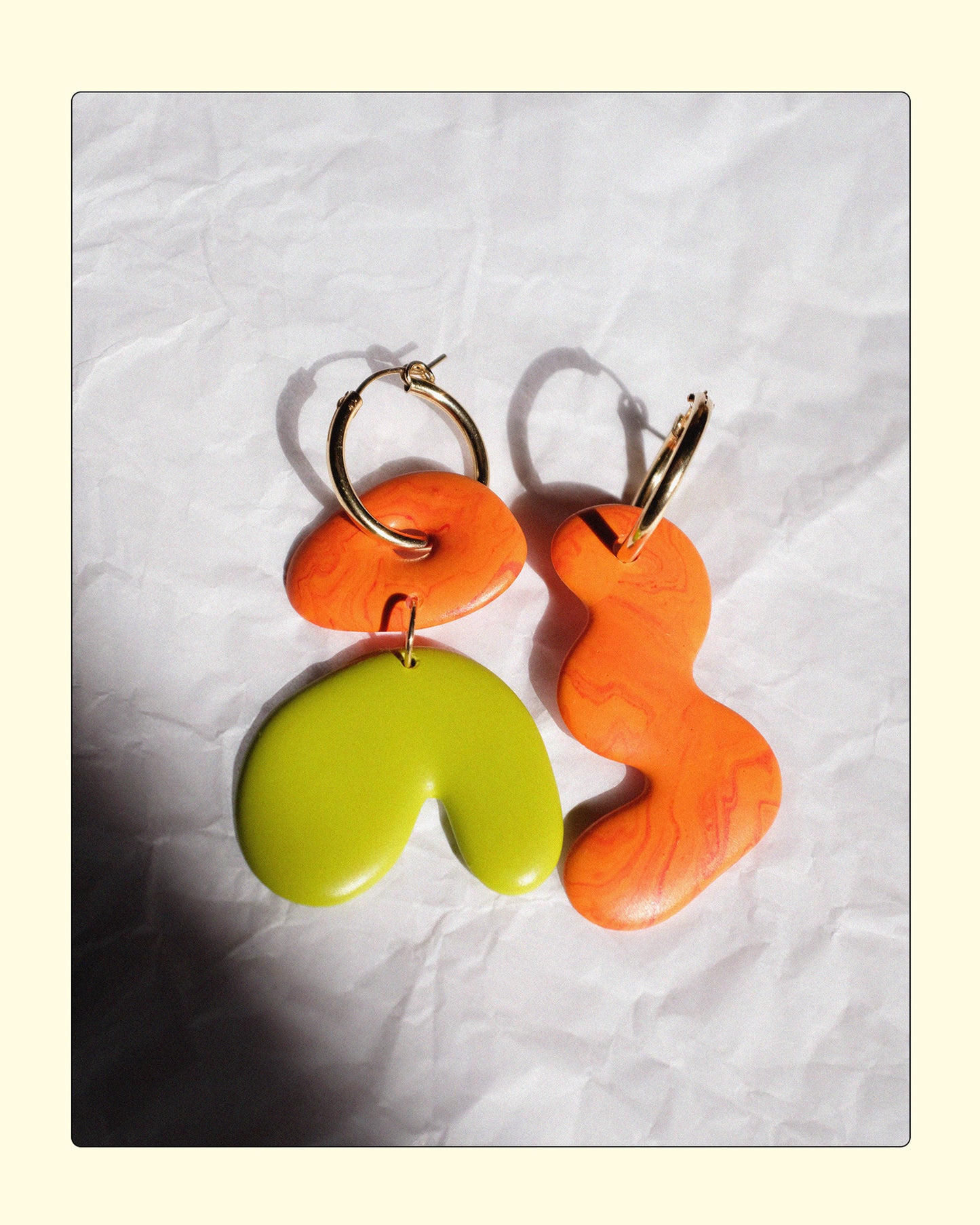 ARCH EARRINGS IN TANGERINE