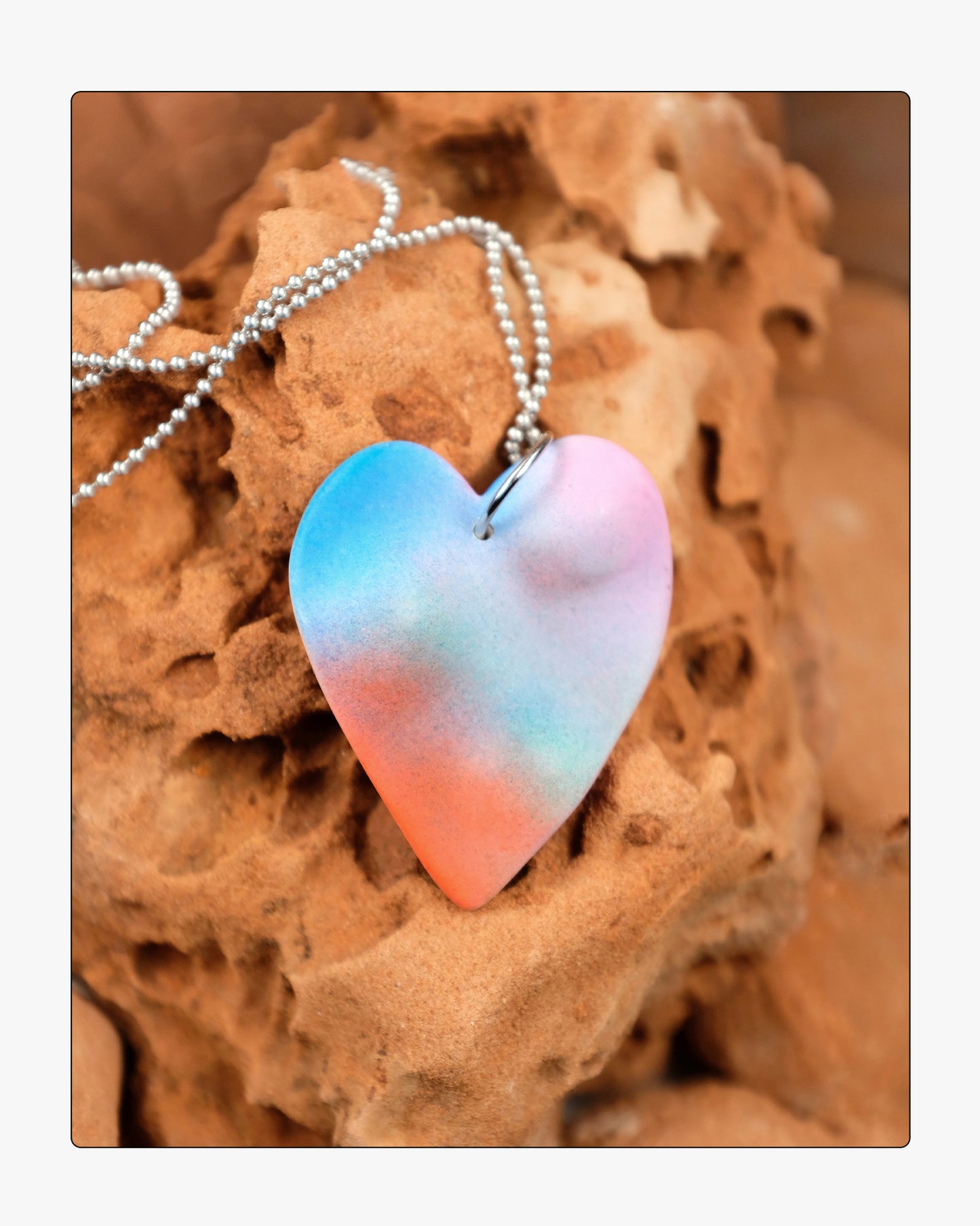 HIGHS AND LOWS HEART IN MÉLANGE