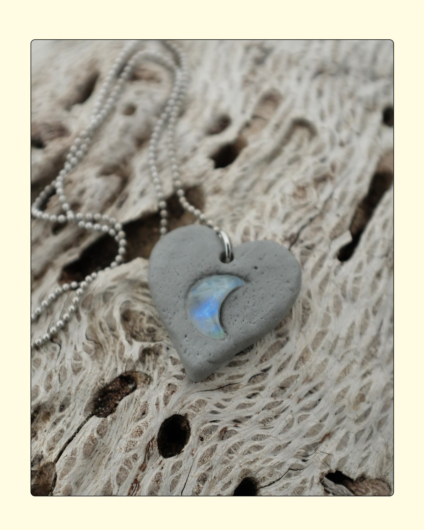 MOONBEAM NECKLACE