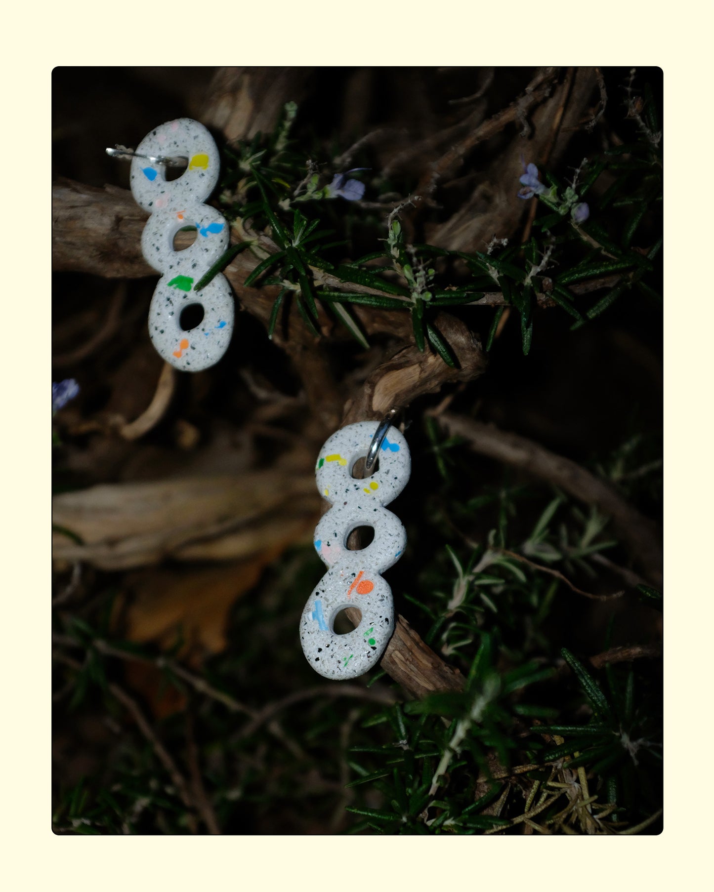 TOTEM EARRINGS IN LAWN